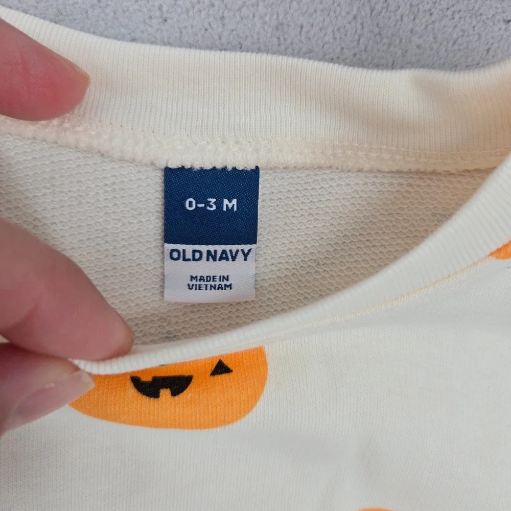 Old Navy Baby NWT 0-3M Pumpkin Sweatshirt Terry Cloth Joggers‎ & Booties Set